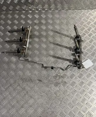 Mercedes-Benz C W205 Fuel injectors set A2560700187 A2760700400 A2760700500