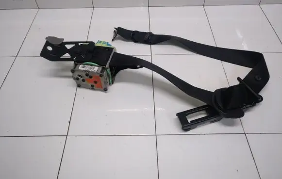 Cadillac BLS Front seatbelt P12756364051420