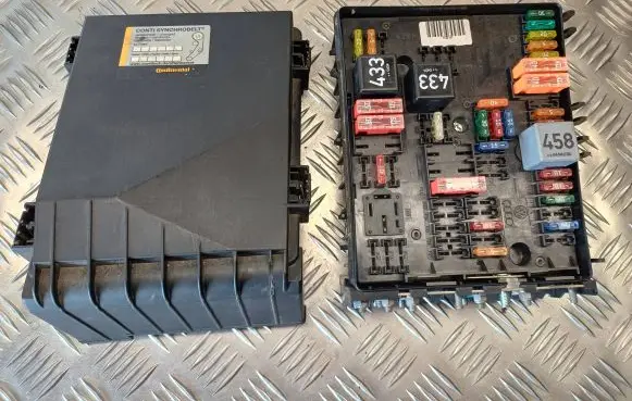 Audi A3 S3 A3 Sportback 8P Fuse box set 1K0937124H