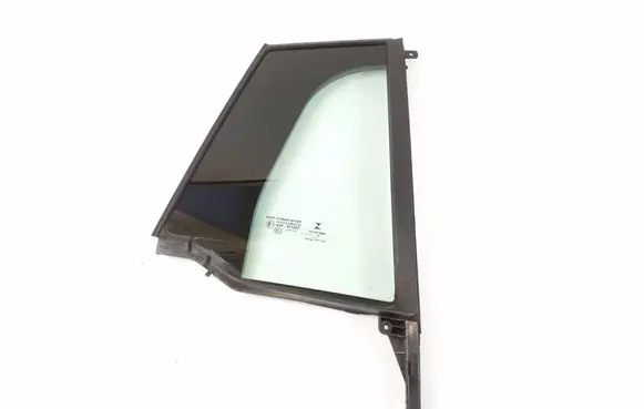Infiniti Q30 Rear vent window glass 822205DA0A