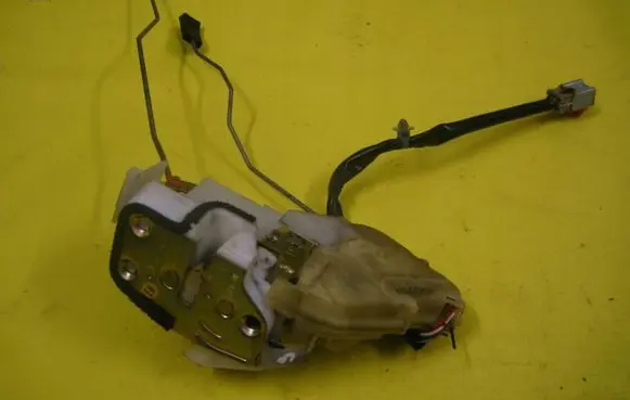Honda Accord Front door lock