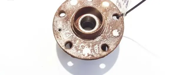 Volkswagen Jetta V Front wheel hub
