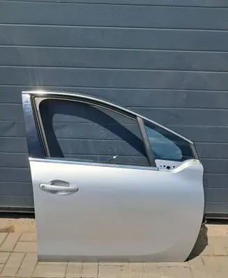 Peugeot 208 I Front door