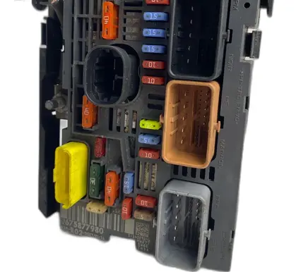 Citroen C5 Fuse box set 9675877980 R02
