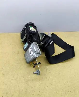 Mercedes-Benz E C207 W207 Front seatbelt A2078604285 040969