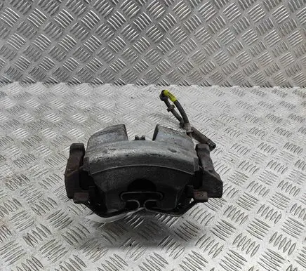 Volvo XC40 Front brake caliper 31665740