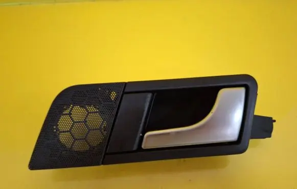 Audi A2 Front door interior handle 8Z0837020