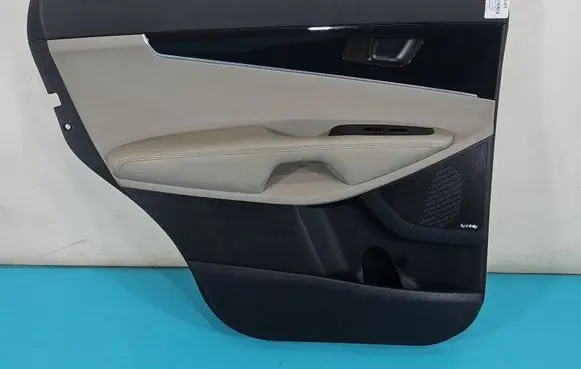 KIA Sorento Coupe rear side trim panel 83313-C5000 IMPRK1503475