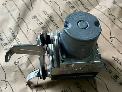 Audi A8 S8 D4 4H ABS Pump 4H0907379AA