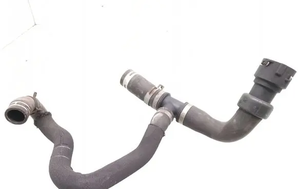 Audi A4 S4 B7 8E 8H Engine coolant pipe/hose 06B121057F