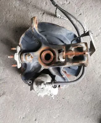 Volkswagen Polo VI Front wheel hub spindle knuckle 2Q0407255M