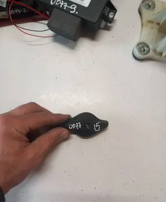 Volvo S60 Engine bonnet (hood) release handle 31299472