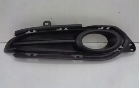 Honda HR-V Front fog light trim/grill 71105T7JH000