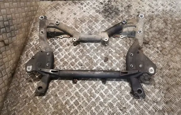 Mercedes-Benz C W204 Front subframe A2046280557 2046280557
