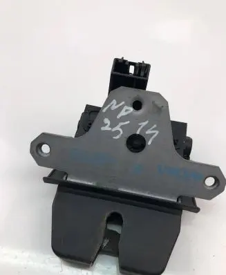 Volvo S60 Tailgate/trunk/boot lock/catch/latch 31335045