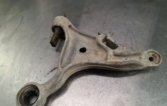 Volvo S80 Front lower control arm/wishbone 09173617 SV66400111