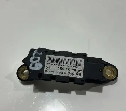 Mercedes-Benz CLK A209 C209 Airbag deployment crash/impact sensor 0018209126 101824002 A0018209126