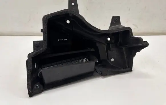 Maserati Grecale Other engine bay part 670219107