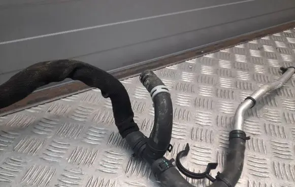Chevrolet Camaro Engine coolant pipe/hose