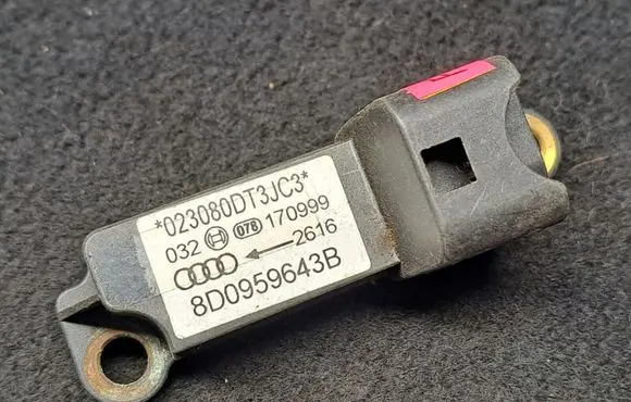 Audi A4 S4 B5 8D Airbag deployment crash/impact sensor 8D0959643B