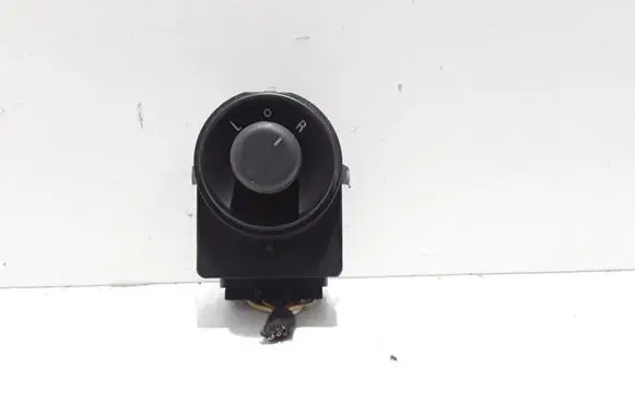 Opel Astra J Wing mirror switch 13271827 2117230200