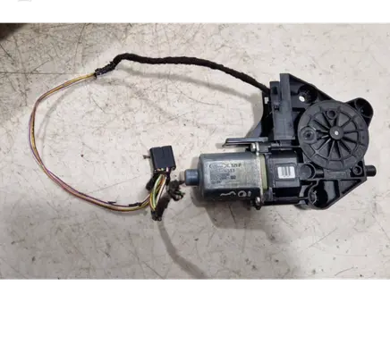 Ford Focus Front door window regulator motor 4M5T14553
