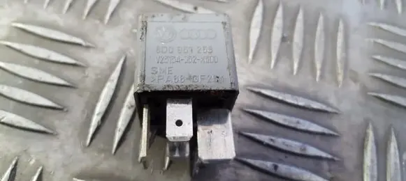 Volkswagen Golf IV Other relay 8d0951253 370