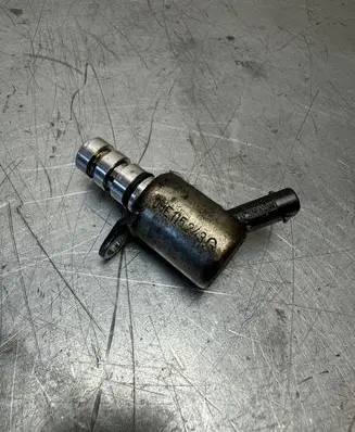 Volkswagen Golf VI Camshaft vanos timing valve 06E115243G
