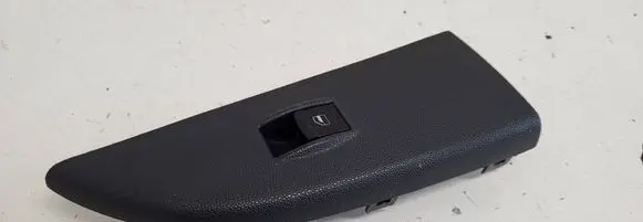 Skoda Fabia Mk1 (6Y) Electric window control switch 6Y1867228 00101911795914