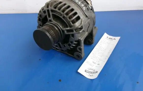 Volkswagen Golf IV Generator/alternator 038903024D