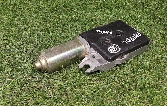 Nissan Patrol 260 Sunroof motor/actuator 91295VB000