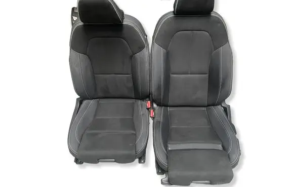 Volvo EX40 Seat set 