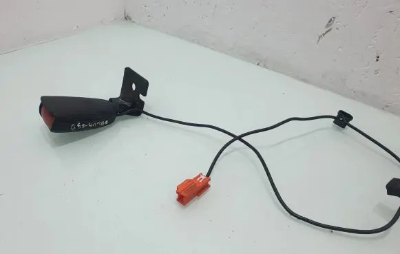 Volvo C30 Rear seatbelt buckle 6054212L0C