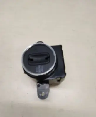 Volkswagen Touareg II Ignition lock 7P6905843C