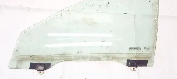 Honda Accord Front door window glass four-door