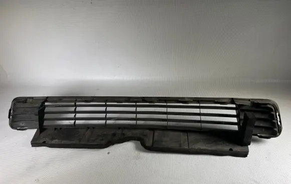 Toyota Prius (XW30) Front bumper lower grill