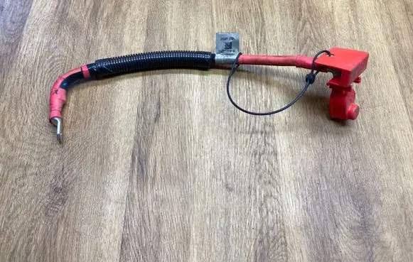 Positive cable (battery)