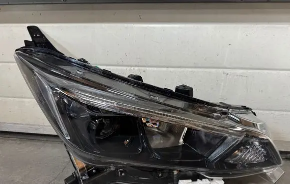 Nissan Leaf II (ZE1) Headlight/headlamp 260105SH0A A1S0210000