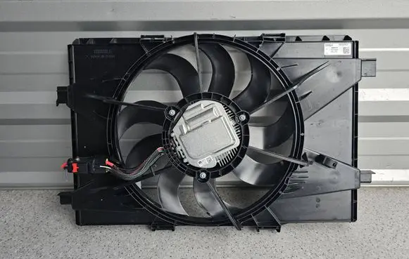 Fiat 500E Electric radiator cooling fan 52200310 MZ686004 0125092