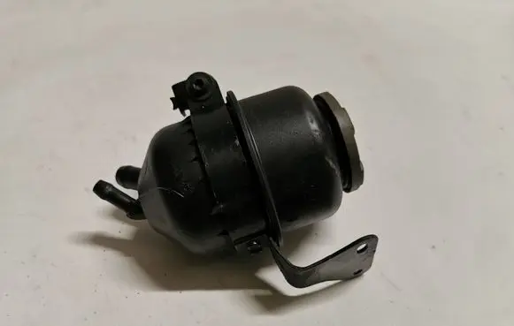 Audi A5 8T 8F Power steering fluid tank/reservoir 8K0422162