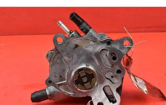 Mitsubishi Outlander Vacuum pump 03G145209C
