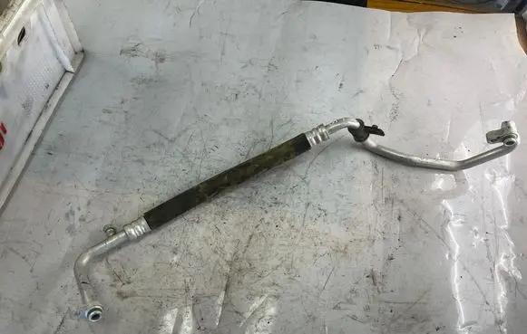 Hyundai i10 Air conditioning (A/C) pipe/hose