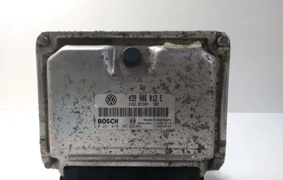 Skoda Octavia Mk1 (1U) Engine control unit/module 038906012E 0281010105