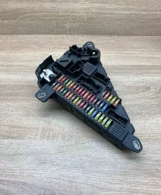BMW 5 E60 E61 Fuse module 9138830 Used