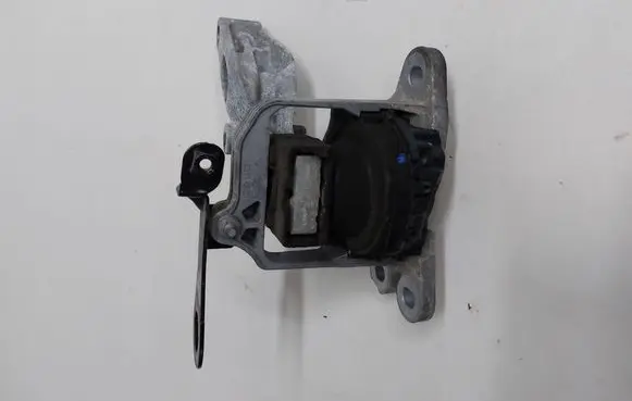 Opel Vivaro Engine mount bracket 112101360R