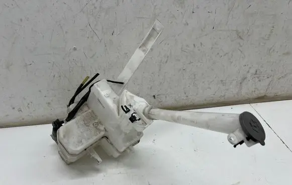 Nissan X-Trail T33 Windshield washer fluid reservoir/tank 23112011