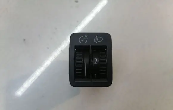 Volkswagen PASSAT B7 Headlight level height control switch 3AA941333