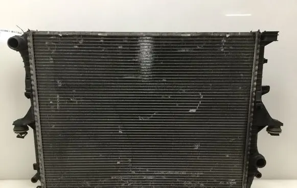 Volkswagen Touareg I Coolant radiator 7L6121253