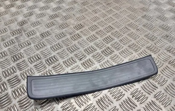 Rear sill trim cover