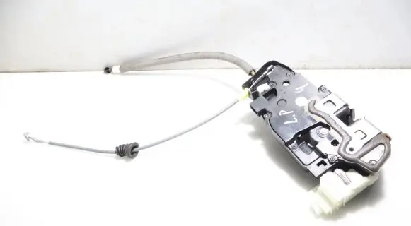 Mercedes-Benz CLA C118 X118 Front door lock